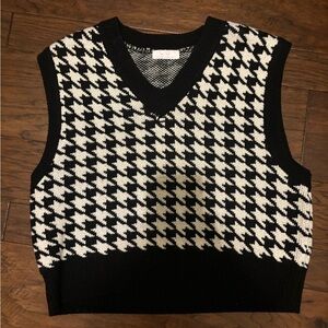 Oak + Fort size small sweater vest